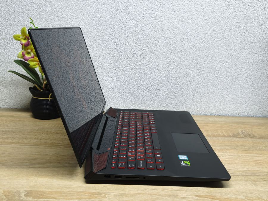 Ноутбук Б/В Lenovo IdeaPad Y700, Intel Core i7-6700HQ, DDR4 16 GB, SSD 256GB + HDD 500GB, GeForce GTX 960M 4Gb, 15.6" Full HD