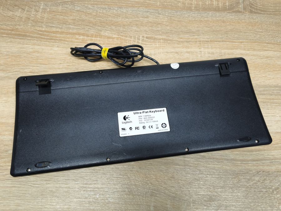 Б/В Дротова клавіатура Logitech Ultra-Flat Keyboard Y-BP62a