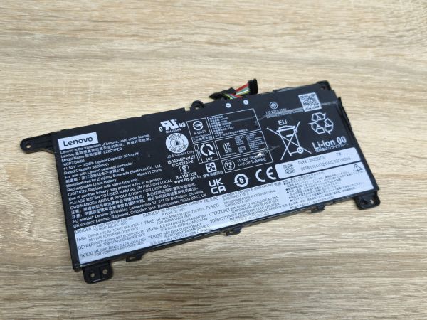Б/В Оригінальна акумуляторна батарея Lenovo L22D3PE0