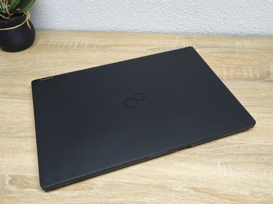 Ноутбук Б/В Fujitsu LifeBook U7510:15 Full HD,Intel Core i5-10310U,8GB DDR4,Intel UHD.SSD 256Gb [ProductHub SKU F261]