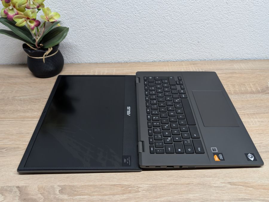 Б/В Ноутбук Asus Chromebook CM1402CM2 не вмикається