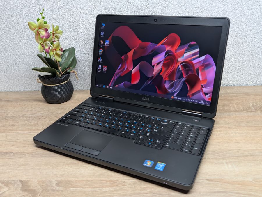 Ноутбук Б/В Dell Latitude E5540, Intel Core i5-4310U, DDR3 8 GB, SSD 128GB, 15.6" Full HD