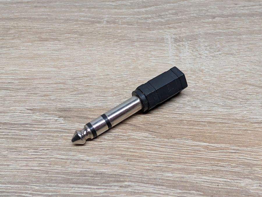 Аудіоперехідник зі стерео гнізда 6.35 мм (jack 1/4")на штекер 3.5 мм (mini-jack)