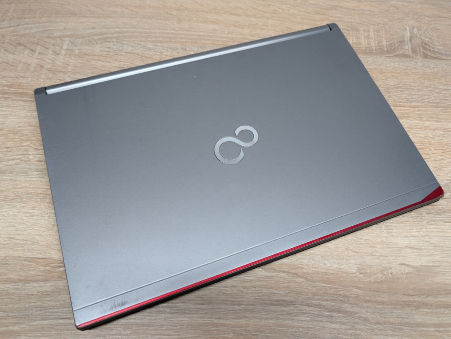 Ноутбук Б/В Fujitsu E746: 14 Full HD Intel Core i5-6200U 8 GB DDR4 240Gb ssd