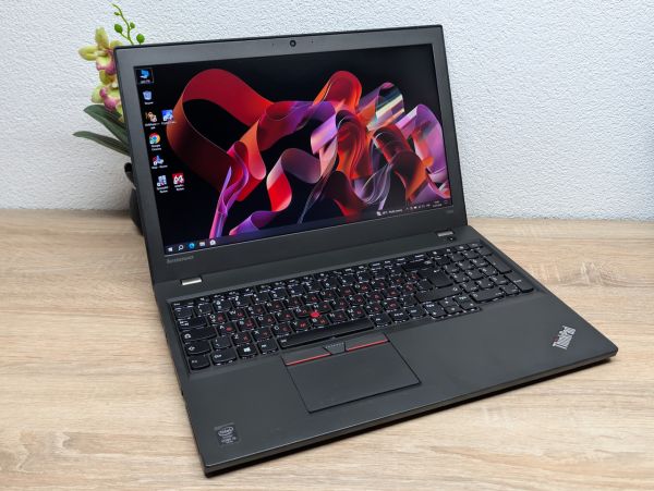 Ноутбук Б/В Lenovo T550: 15.6 Full HD Intel Core i5-5300U @2.30GHz 8 GB DDR3 Intel HD Graphics SSD 120Gb(2АКБ)