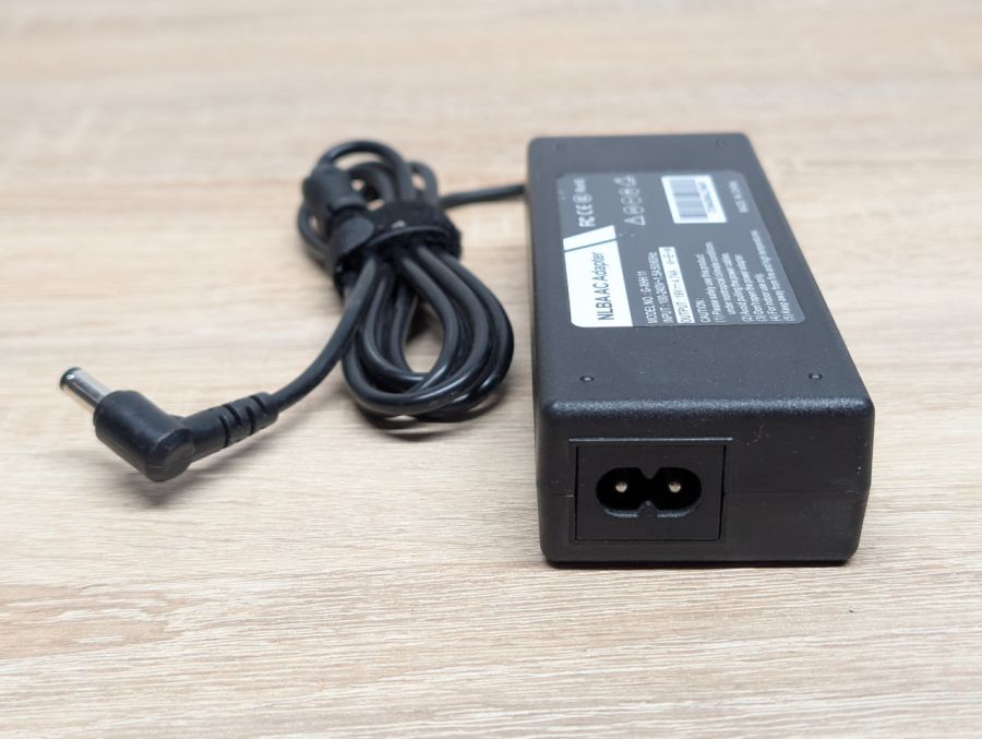 Б/В Блок живлення NLBA G-XHH 11 90W 19V 4.74A 5.5 x 2.5 мм