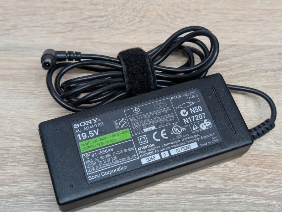 Б/В Блок живлення Sony PCGA-AC19V 65W 19.5V 3.3A 6.5 x 4.4мм [ProductHub SKU AC19V]