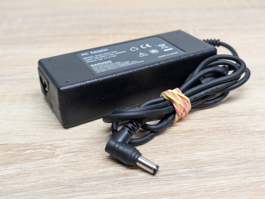 Б/В Блок живлення D155 90W 19V 4.74A 5.5x2.5мм