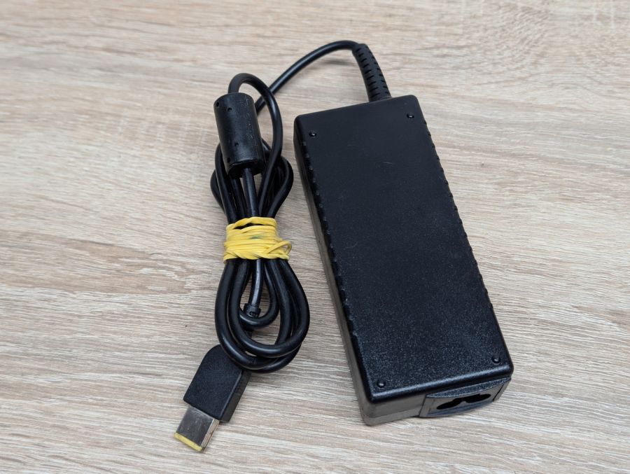 Б/В Блок живлення 65W 20V 3.25A Slim Tip