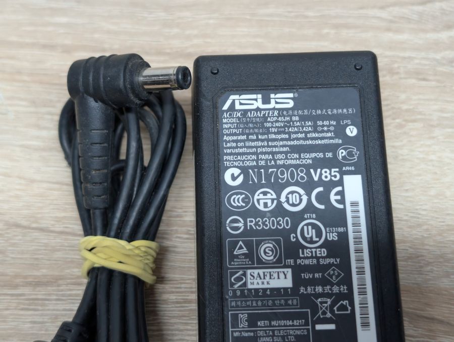 Б/В Блок живлення Asus ADP-65JH BB 65W 19V 3.42A 5.5x2.5мм