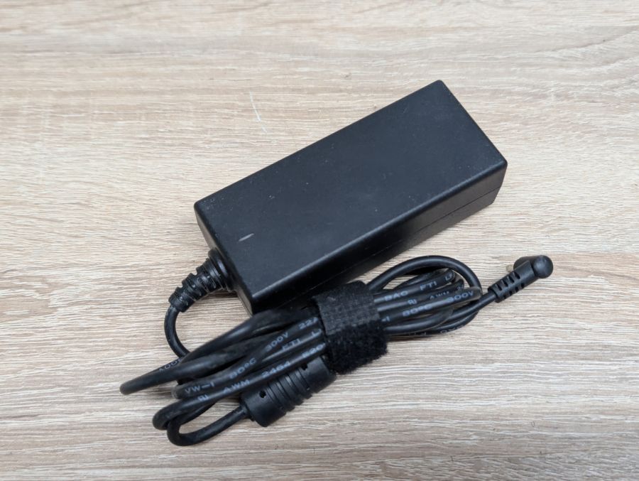 Б/В Блок живлення Asus EXA0901XH,40 В,19 В, 2.1 А,2.5 мм x 0.7 мм [ProductHub SKU EXA0901XH]