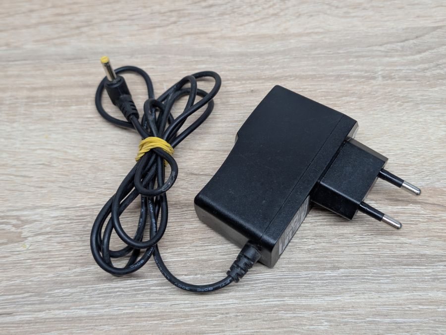 Б/В Блок живлення 5W 5V 1A 4.0 x 1.7 мм