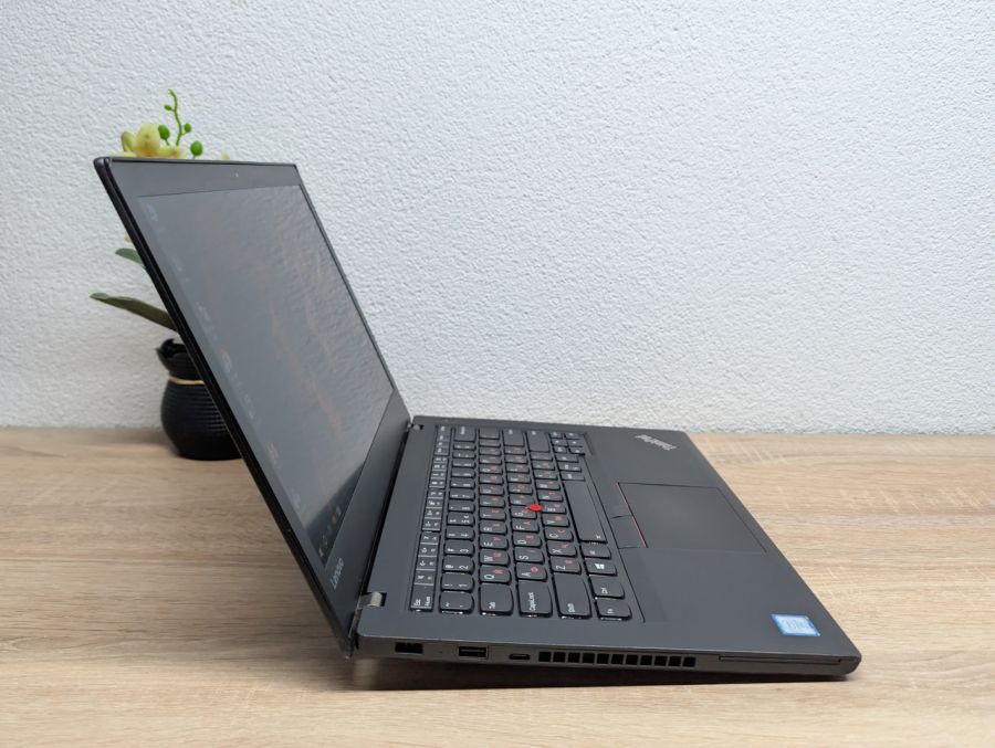 Ноутбук Б/В Lenovo ThinkPad T470: 10 14 Full HD Intel Core i7-7600U 8 GB DDR4 Intel HD Graphics SSD 256