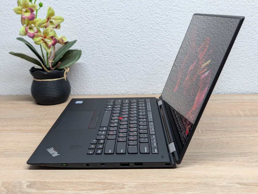 Ноутбук Б/В Lenovo X1 Yoga;14 Full HD сенсорний, Intel Core i5-7200U, 8 ГБ DDR3,Intel HD Graphics, SSD 128Гб