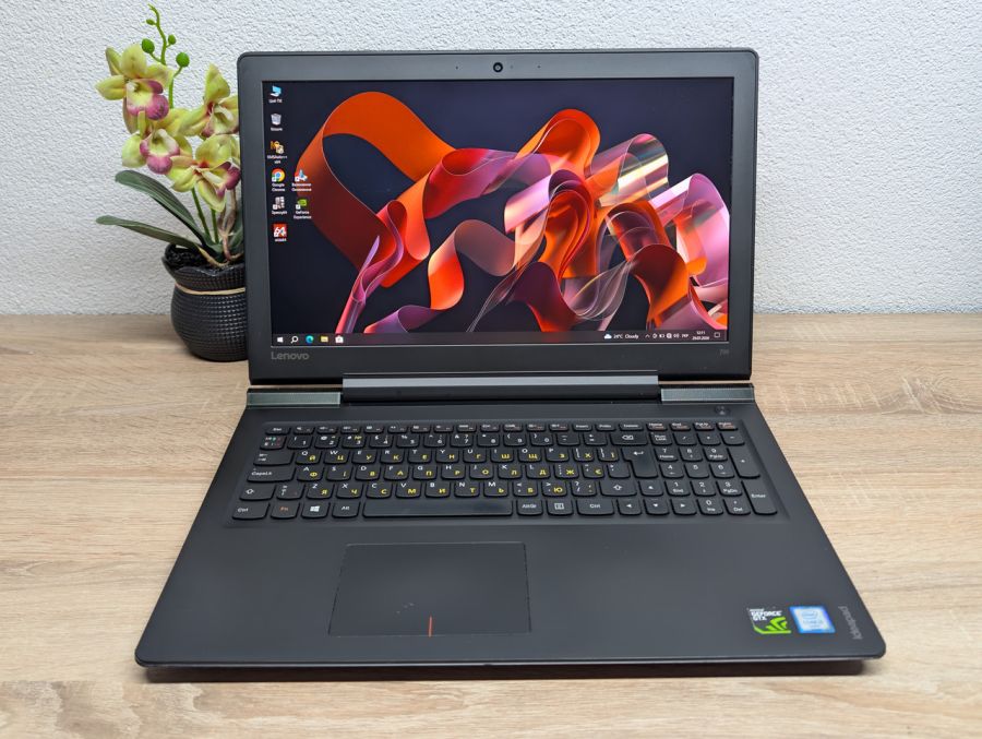 Ноутбук Б/В Lenovo IdeaPad 700-15ISK:15.6 Full HD,Intel Core i5-6300HQ,16 GB DDR4,GeForce GTX 950M 4Gb,SSD 256Gb