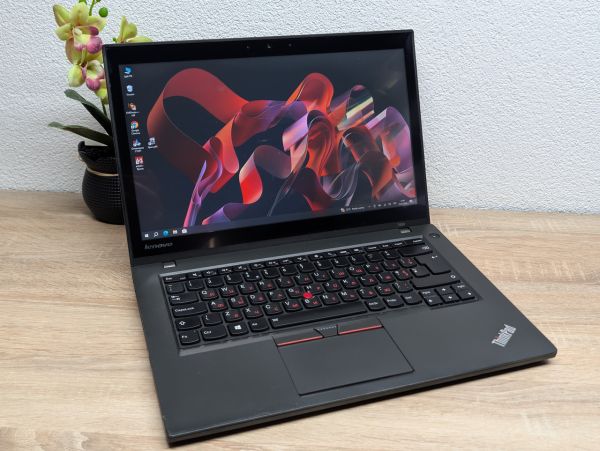 Ноутбук Б/В Lenovo ThinkPad T450: 14 сенсорний, Intel Core i5-5300U, 8 GB DDR3, Intel HD Graphics, SSD 128Gb(2АКБ)