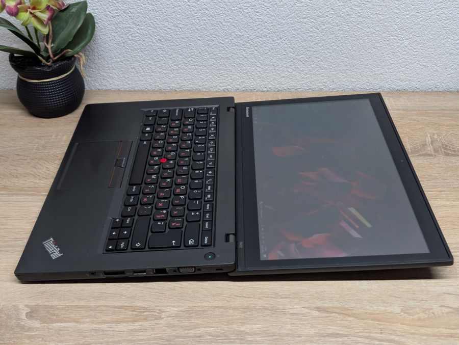 Ноутбук Б/В Lenovo ThinkPad T450: 14 сенсорний, Intel Core i5-5300U, 8 GB DDR3, Intel HD Graphics, SSD 128Gb(2АКБ)