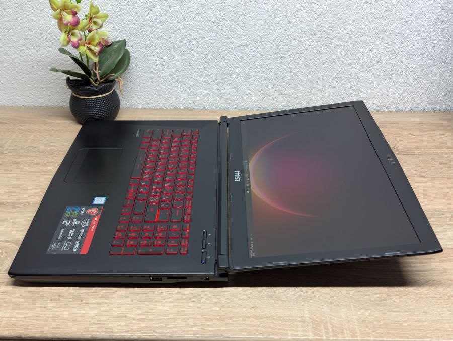 Ноутбук Б/В MSI MS-GL72m 7RDX:17 Full HD,Intel Core i5-7300HQ,16 DDR4,NVIDIA Ge GTX 1050M 2Gb,SSD256+320Gb HDD