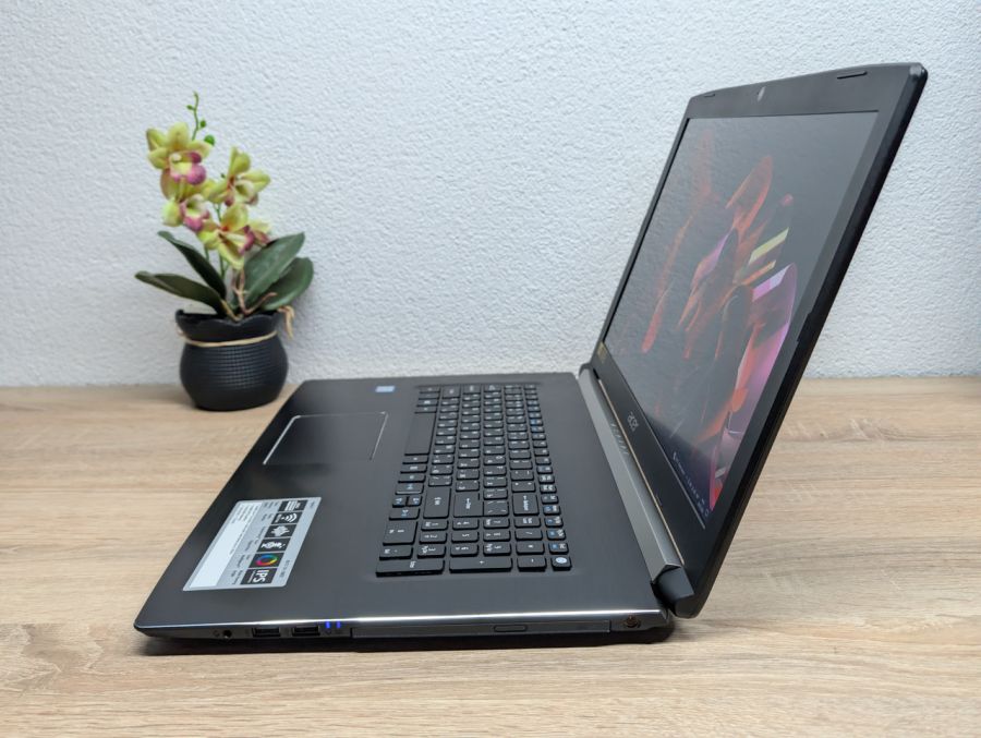 Ноутбук Б/В Acer Aspire A517 51:17 Full HD Intel Core i5-8250U,8 GB DDR4, Intel UHD Graphics, SSD 256Gb