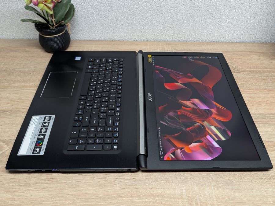 Ноутбук Б/В Acer Aspire A517 51:17 Full HD Intel Core i5-8250U,8 GB DDR4, Intel UHD Graphics, SSD 256Gb