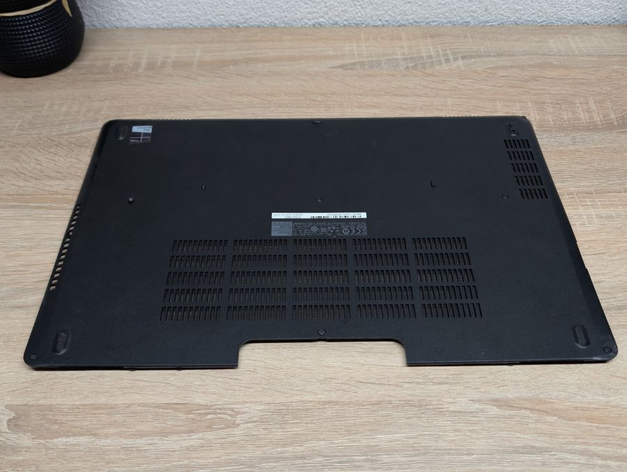 Б/В Cервісна кришка для ноутбука Dell Latitude E5570