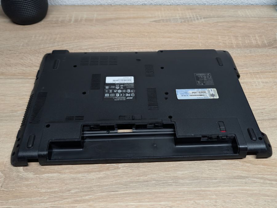 Б/В Піддон для ноутбука Acer Aspire 5749