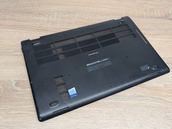 Б/В Піддон для ноутбука Dell Latitude 5500