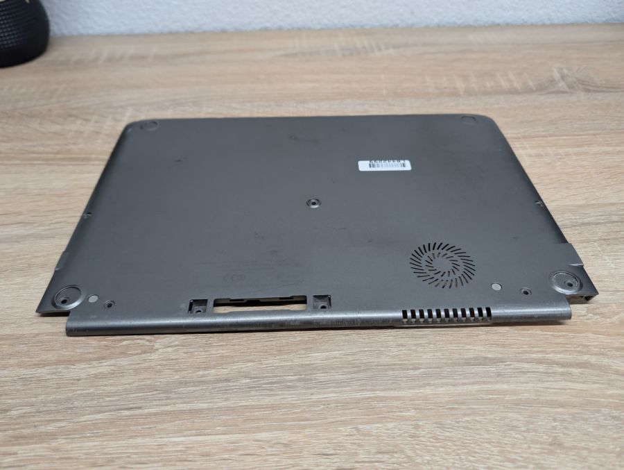 Б/В Піддон для ноутбука Toshiba Z30-C-10W