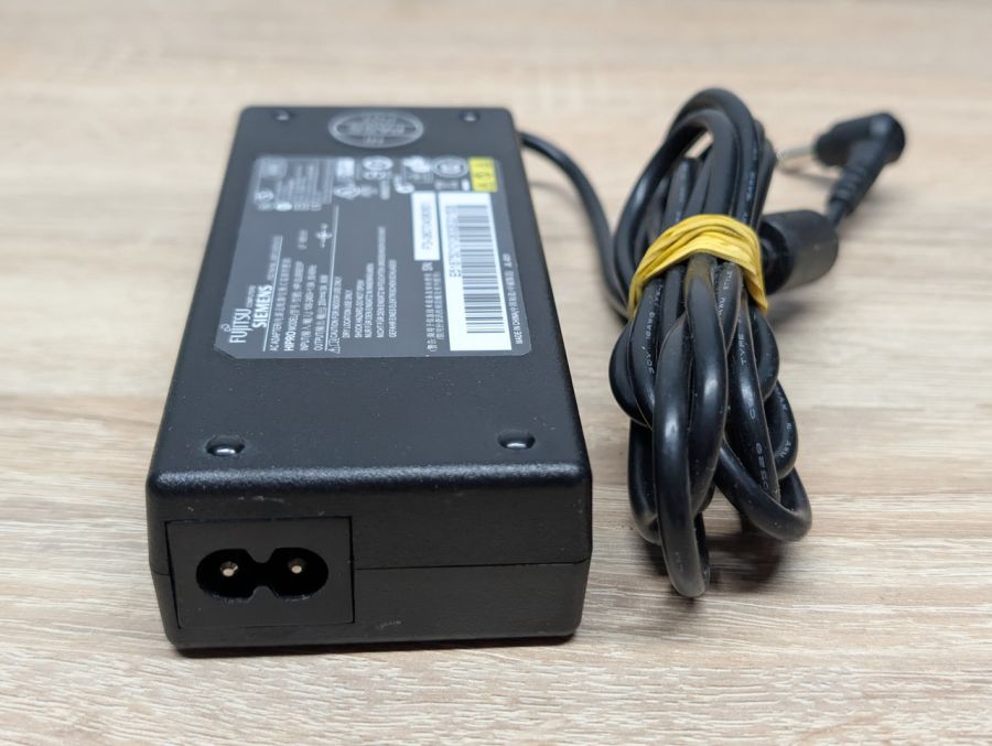 Б/В Блок живлення Fujitsu-Siemens 90W 20V 4.5A 5.5 х 2.5 мм