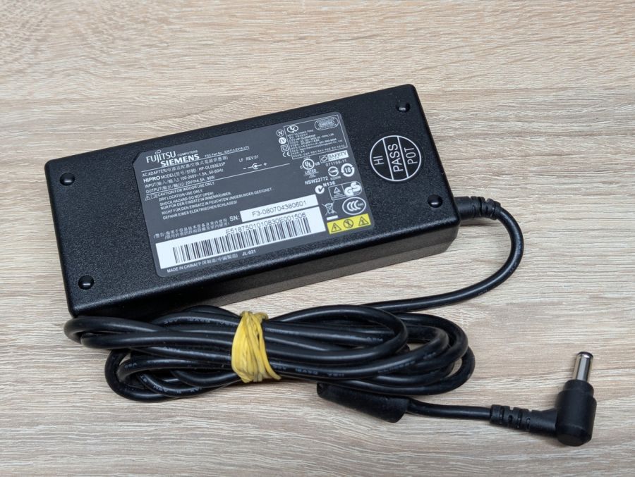 Б/В Блок живлення Fujitsu-Siemens 90W 20V 4.5A 5.5 х 2.5 мм [ProductHub SKU OL093E03P]