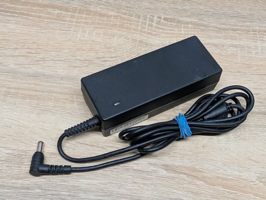 Б/В Блок живлення KFD 90W 19V 4.74A 5.5 х 2.5 мм [ProductHub SKU 190004740]