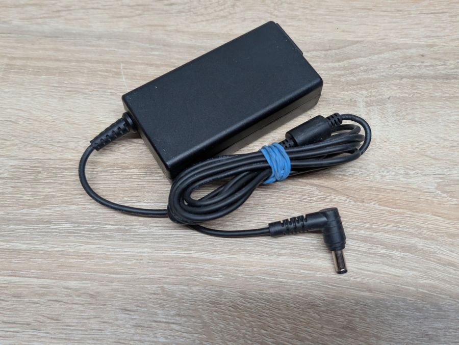 Б/В Блок живлення KFD 65W 19V 3.42A 5.5 х 2.5 мм