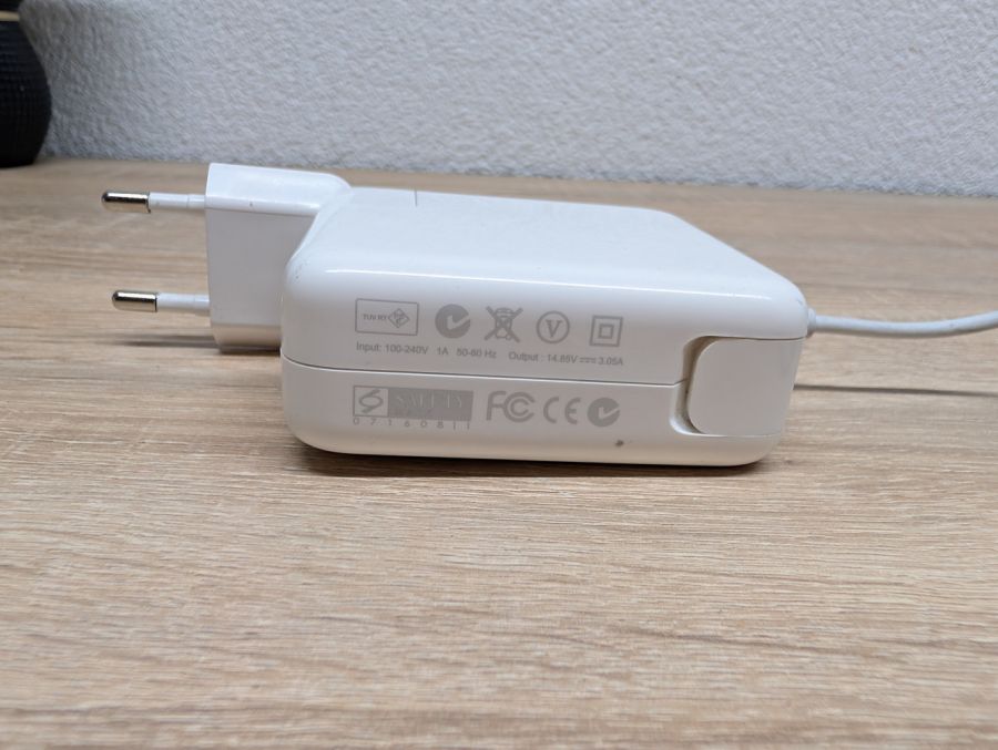Б/В Блок живлення 45W 14.85V 3.05A MagSafe 2