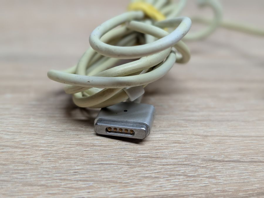 Б/В Оригінальний блок живлення Apple 45W MagSafe 2 A1436
