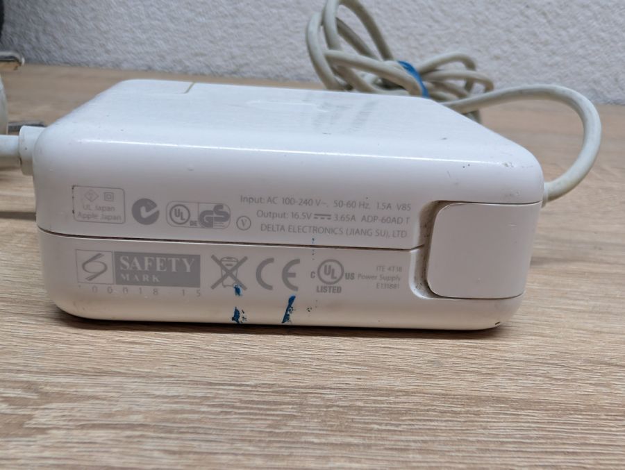 Б/В Оригінальний блок живлення Apple A1344 60W MagSafe 1 [ProductHub SKU A1344]