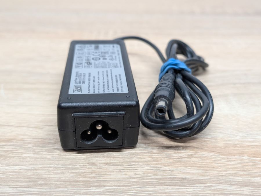 Б/В Блок живлення APD 40W 19V 2.1A 5.5 x 2.5 мм [ProductHub SKU DA-40A19]