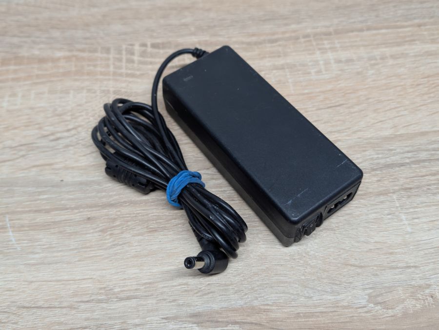 Б/В Блок живлення FSP Group 45W 19V 2.37A 5.5x2.5мм [ProductHub SKU FSP045-RHC]