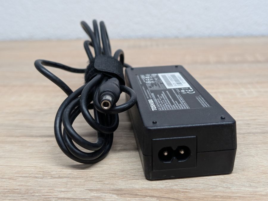 Б/В Блок живлення Toshiba 75W 15V 5A 6.3 x 3.0мм