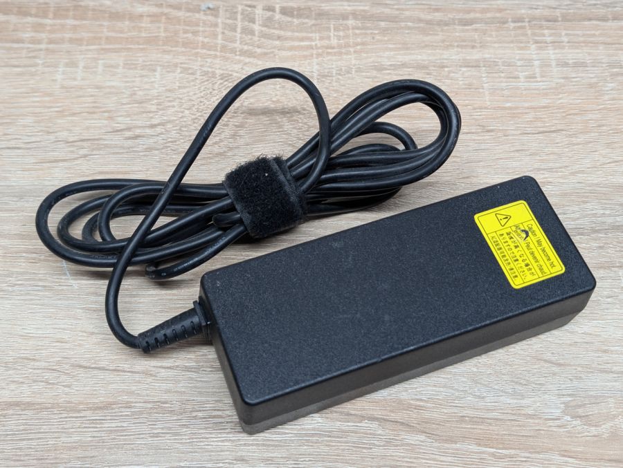 Б/В Блок живлення Toshiba 75W 15V 5A 6.3 x 3.0мм